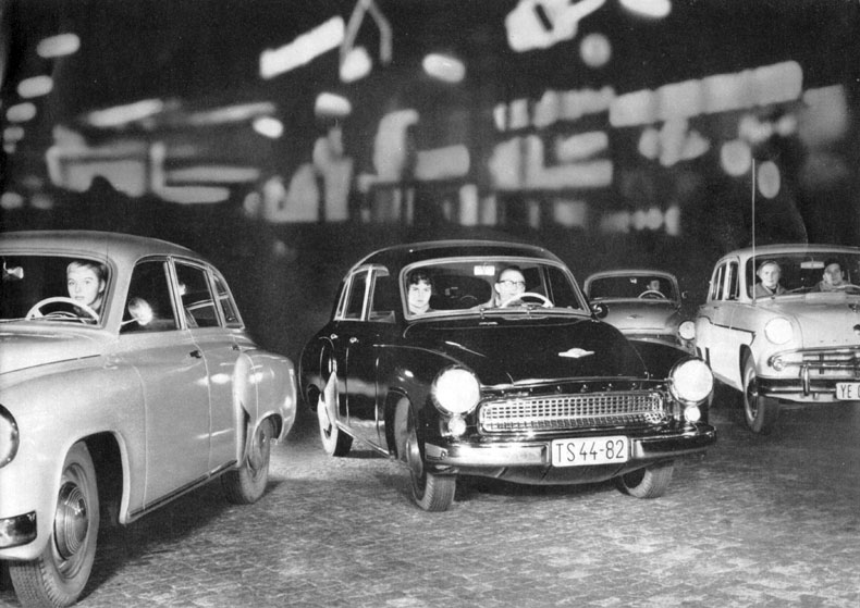 Foto Wartburg 311 1959: Neuer Grill, Parallelwischer
